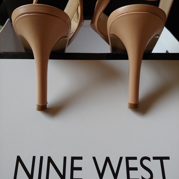 *SOLD* Nine West Tan Leather Sandal - Picture 7 of 7
